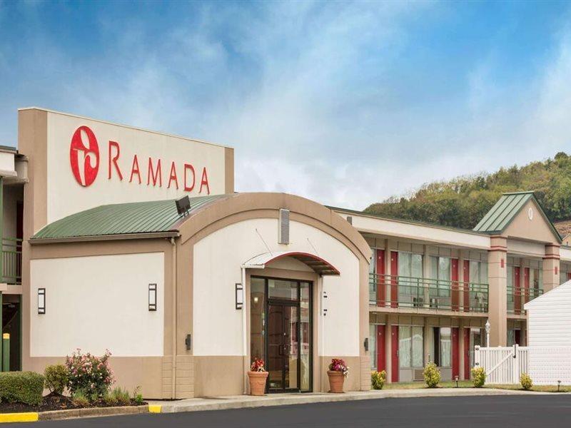 Motel Ramada By Wyndham Harrisonburg Esterno foto