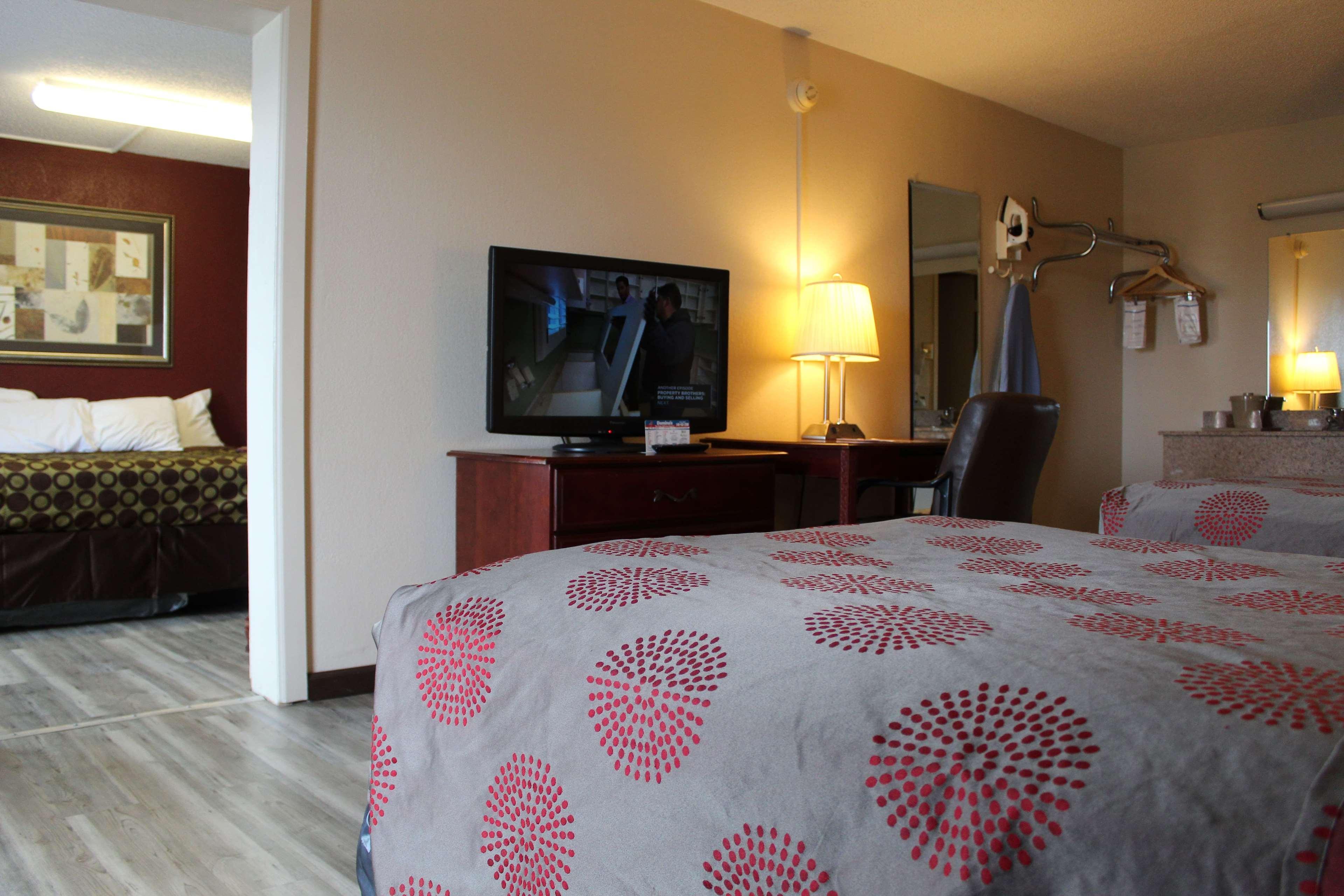 Motel Ramada By Wyndham Harrisonburg Esterno foto