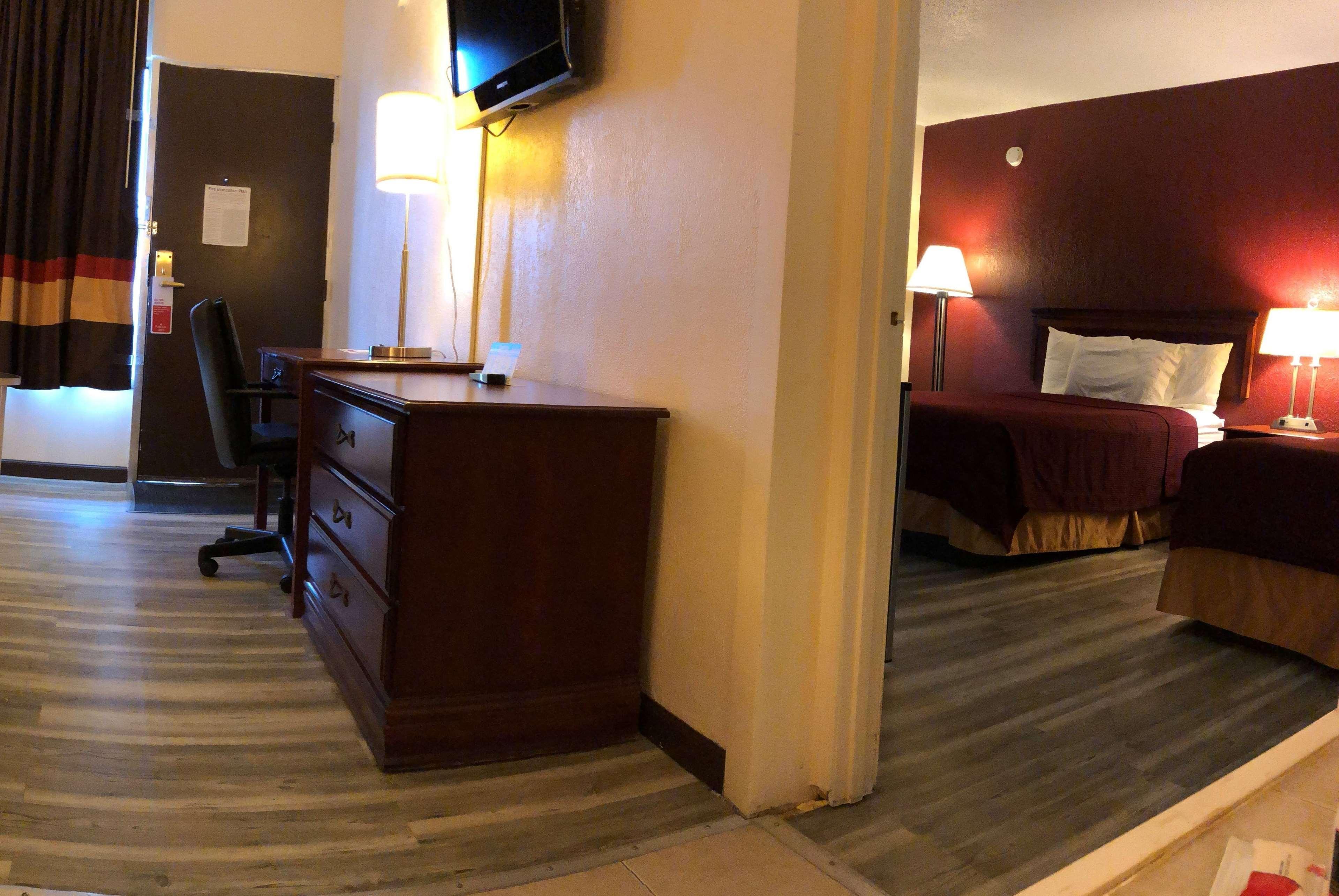Motel Ramada By Wyndham Harrisonburg Esterno foto