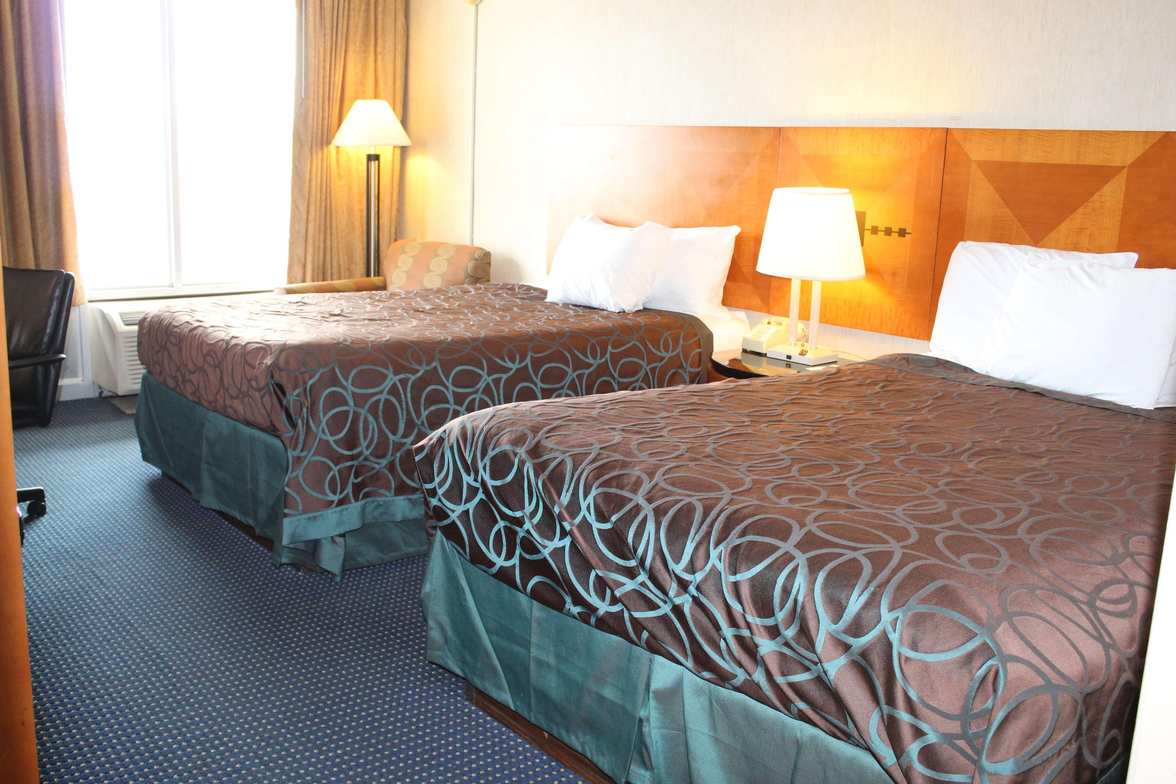 Motel Ramada By Wyndham Harrisonburg Esterno foto