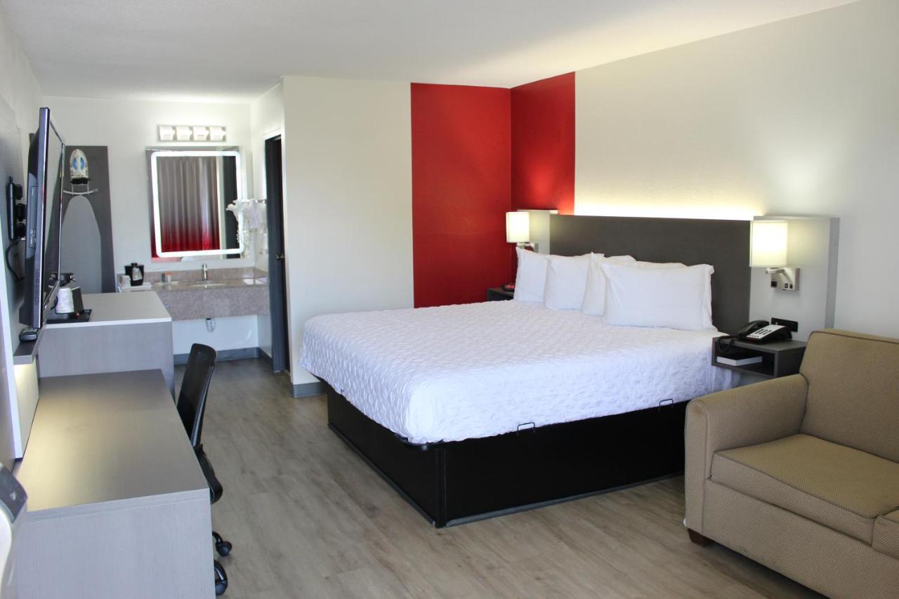 Motel Ramada By Wyndham Harrisonburg Esterno foto