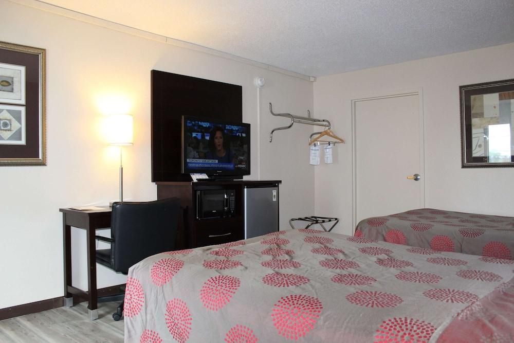 Motel Ramada By Wyndham Harrisonburg Esterno foto
