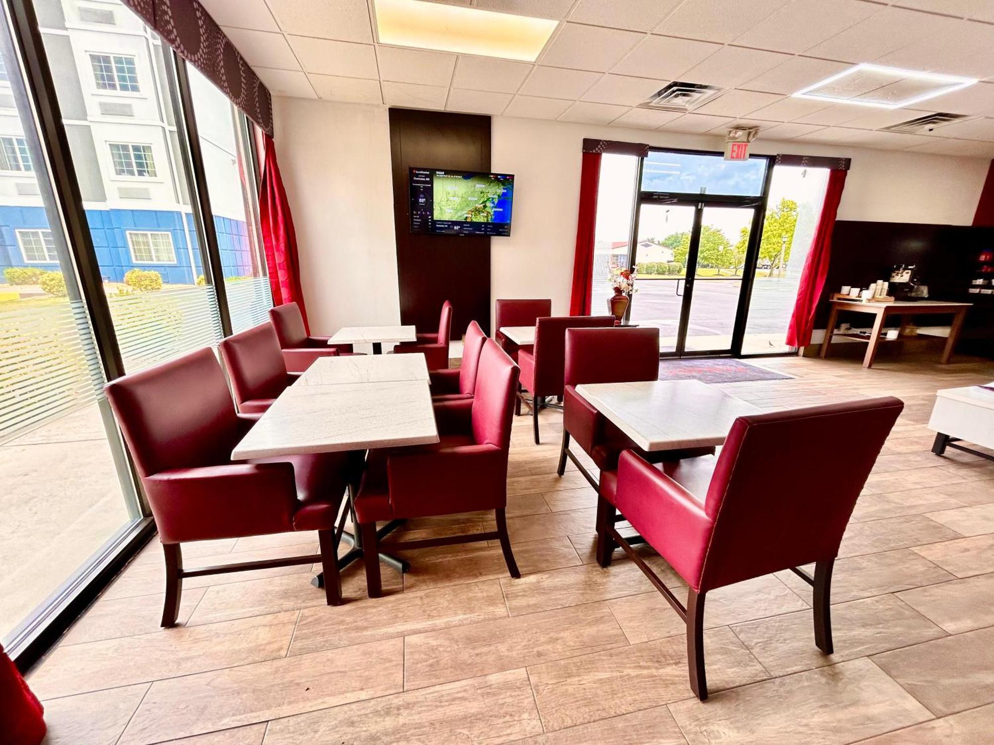Motel Ramada By Wyndham Harrisonburg Esterno foto